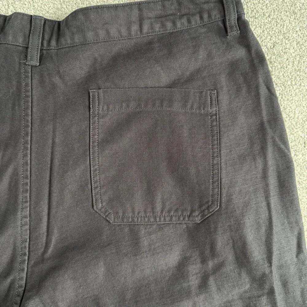 The North Face Valley Cargo Shorts Black Canvas 7” Inseam Size 33 NEW